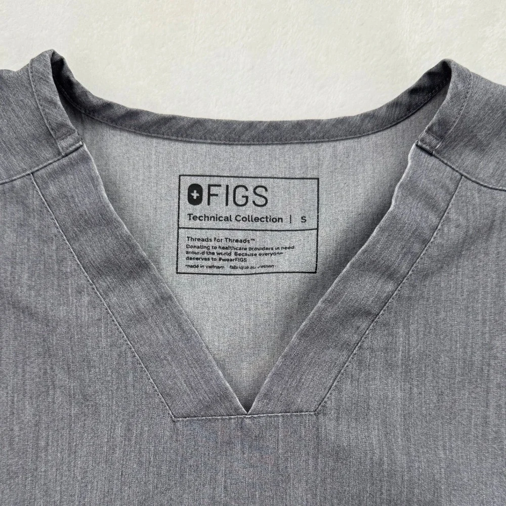 FIGS Scrub Top Men Small Gray Excellent Leon V-Neck Technical TW3000 Pocket